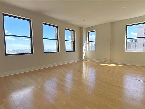 5th image of 4 Beacon Way APT 1505