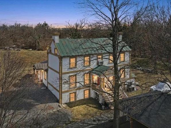 229 Garber Ln, Winchester, VA 22602