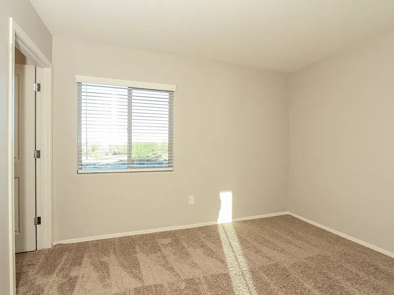 7084 S Victor Dr — Photo 14