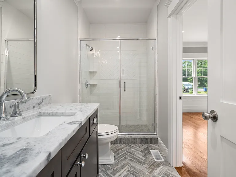 585 Lowell St — Photo 23