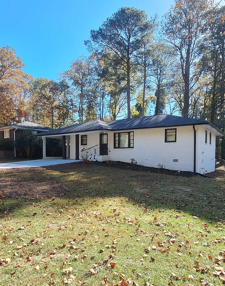 Photo 1 of 11 - 110 Ridge Ct SE - Mableton, GA Primary Photo - 110 Ridge Ct SE