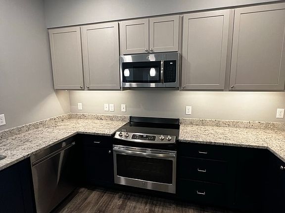 3rd image of 259 Stafford St #105