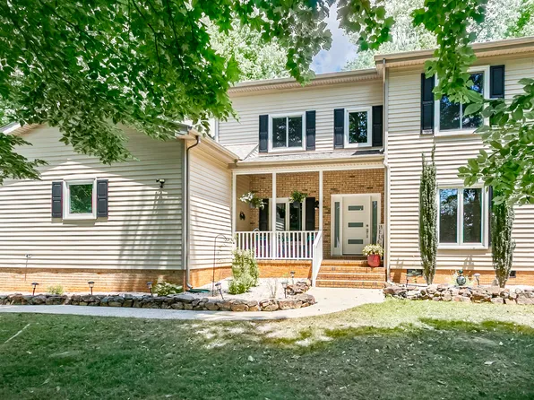 509 Get A Way Ln, Bahama, NC 27503