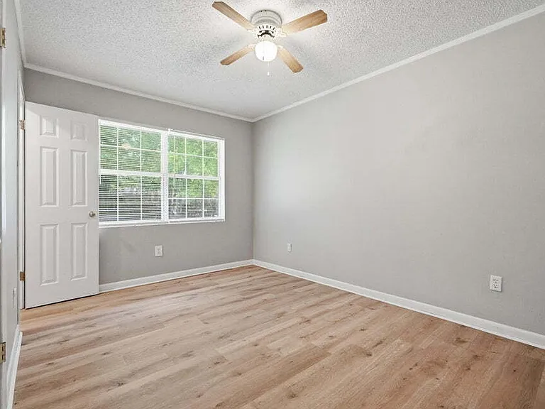 106 Andrews Ave — Photo 31