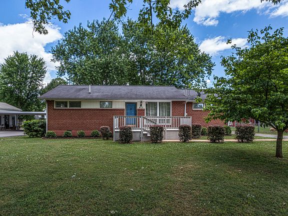2nd image of 907 Brookfield Dr
