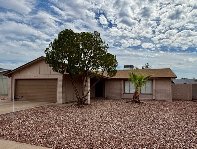 10021 N 47th Dr