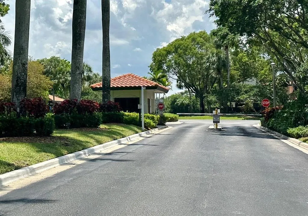 3 bed, 2.5 bath, $3,750 — Photo 1