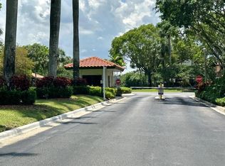 5691 Fox Hollow Dr, Boca Raton, FL 33486
