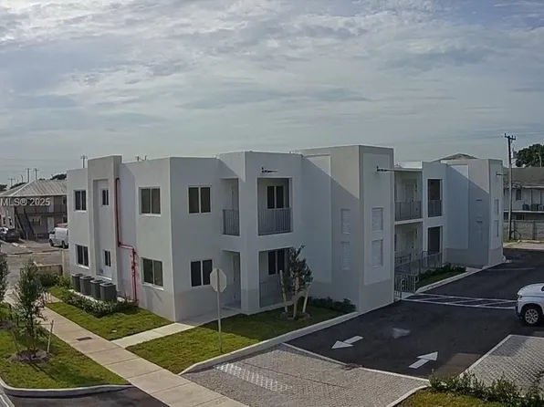 310 E 7th St, Hialeah, FL 33010