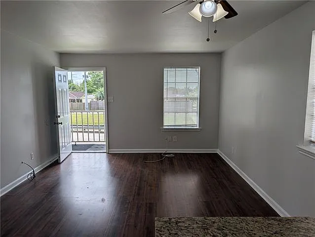 2 bed, 1.0 bath, 800 sqft, $1,150 — Photo 2