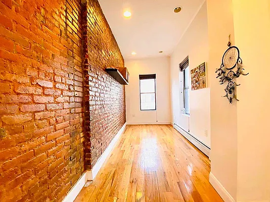 Rented by GROOME REALTY LLC | media 7