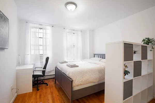 Rented by Oxford Property Group | media 10