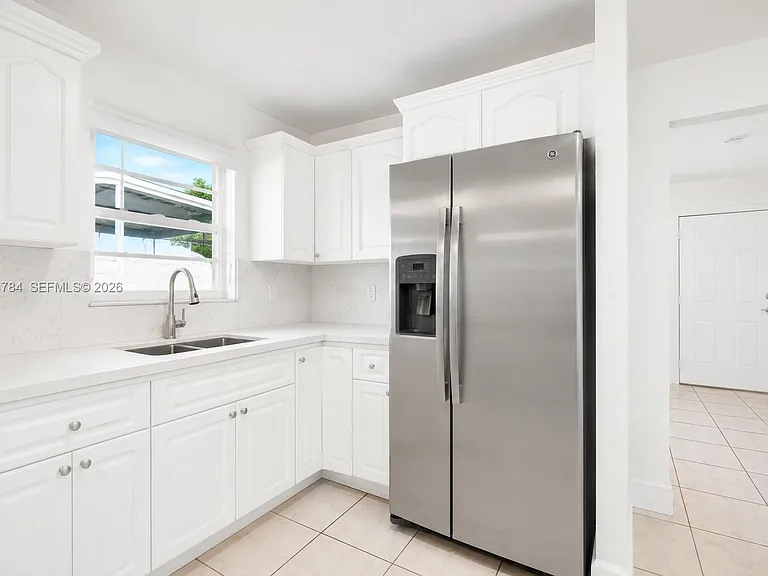 3231 SW 25th St #2 — Photo 7