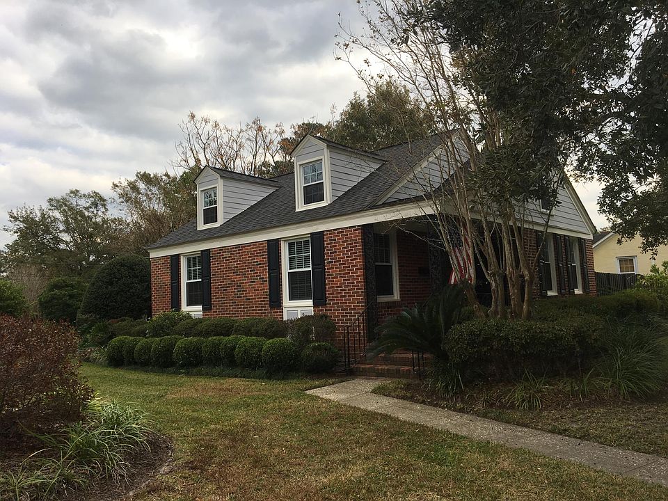 Side street view from Colleton Drive