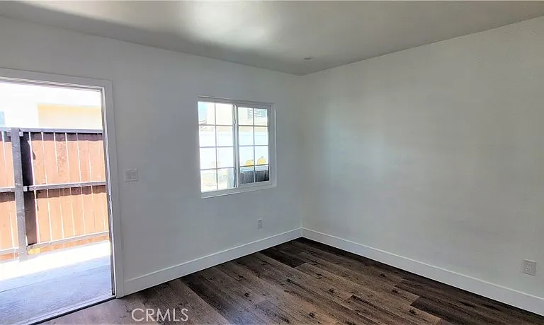 201 S Rowan Ave — Photo 10
