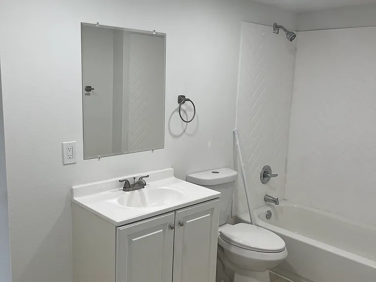 929 W Colonial Dr — Photo 8