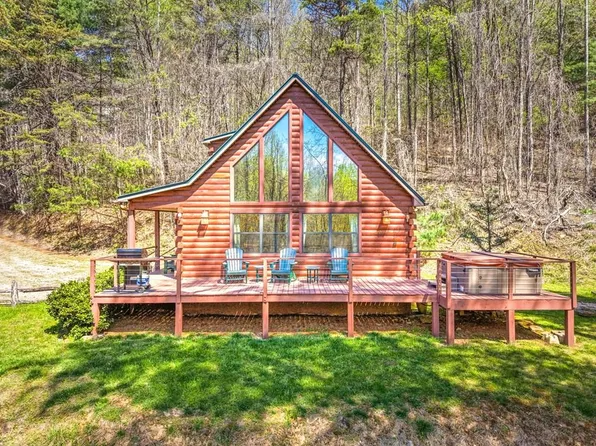 210 Chickadee Dr, Bryson City, NC 28713