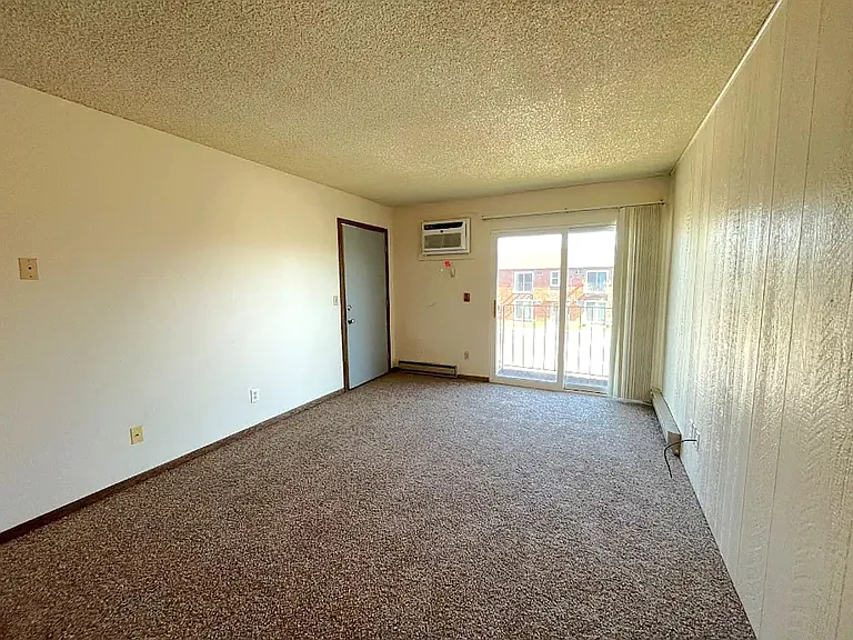 1153 Imperial Cir — Photo 5
