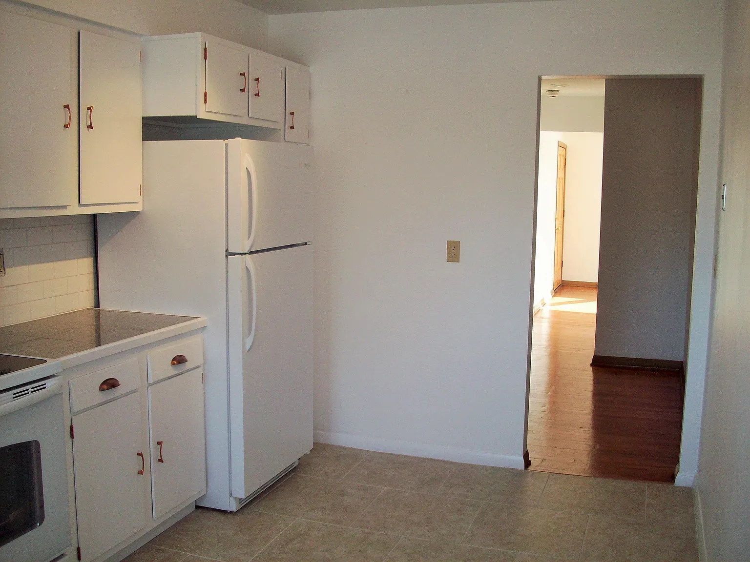 5706 Russett Rd — Photo 2