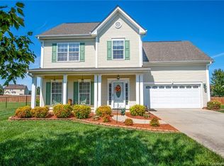 5056 Orchard Park Dr, Hickory, NC 28602