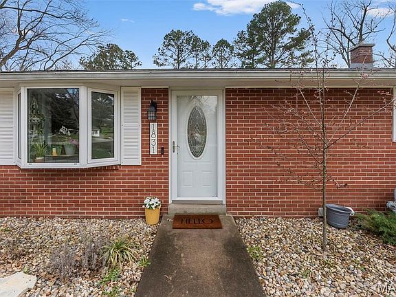 3rd image of 1831 Old Cape Rd