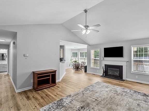 5th image of 345 River Run Dr