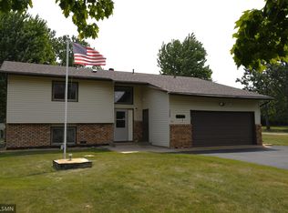 113 Quehl Ave S, Lakeland, MN 55043