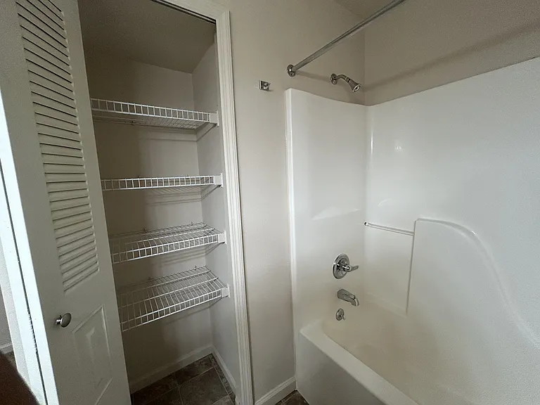 Heatherwood Apartments — Photo 56