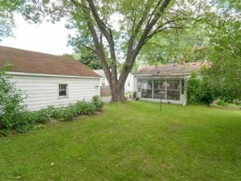 1626 Southern Ave — Photo 11