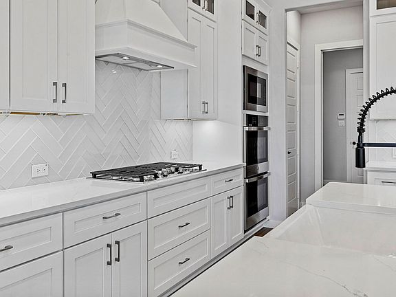 Beautiful backsplash and countertop