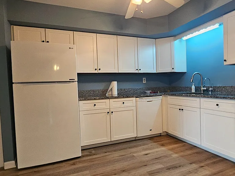 224 Yardley Ct — Photo 5