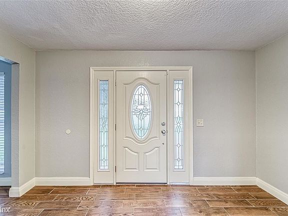 4th image of 2401R Bucknell Dr