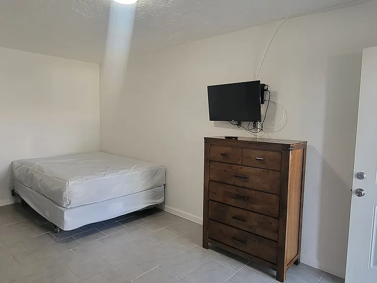 1302 N Date St #15 — Photo 4