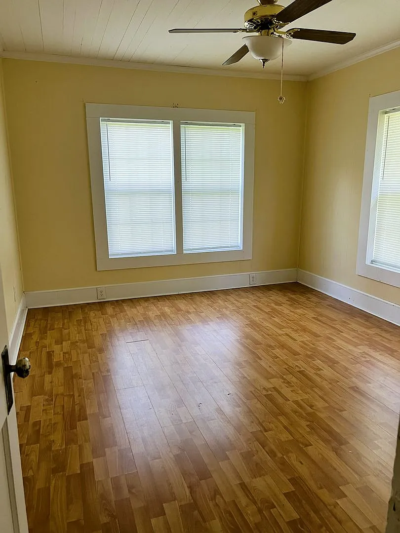 Cute 2/1 Home on Corner Lot in Graceville — Photo 4