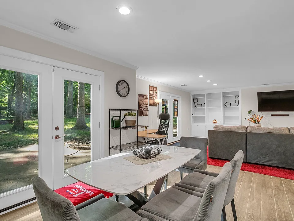 105 Fernande Dr