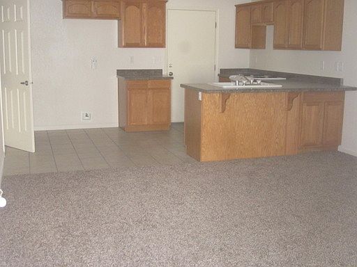 4th image of 1317 S Crowe Ave