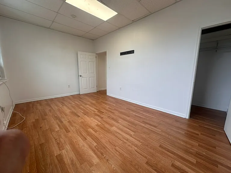 MODERN double pained glass windows, large bedroom, spacious WALK IN closet