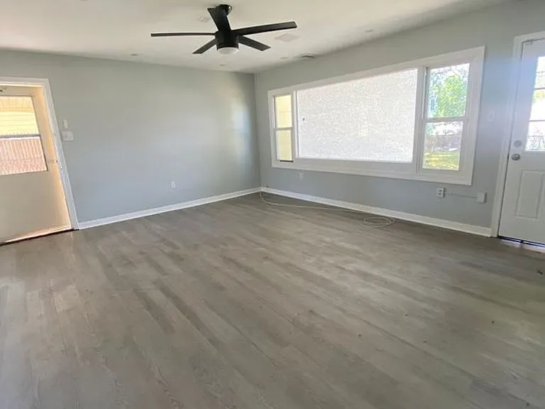51 Peacock Ln — Photo 5