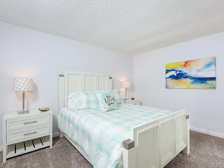 The Californian Apartments- HB — Photo 35
