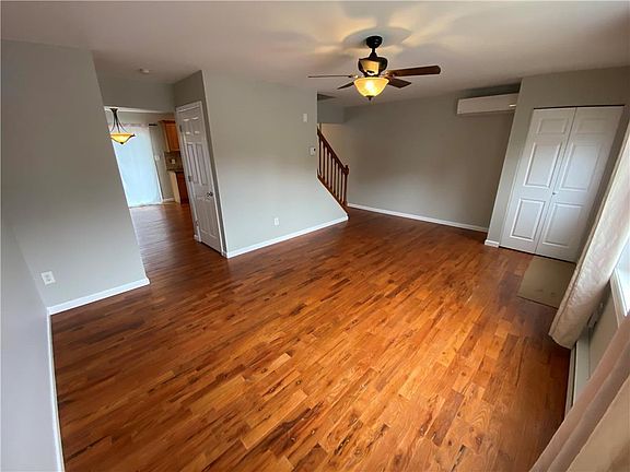 3rd image of 5667 Wedge Ln