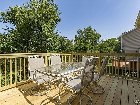 3rd image of 1408 Castlemill Dr