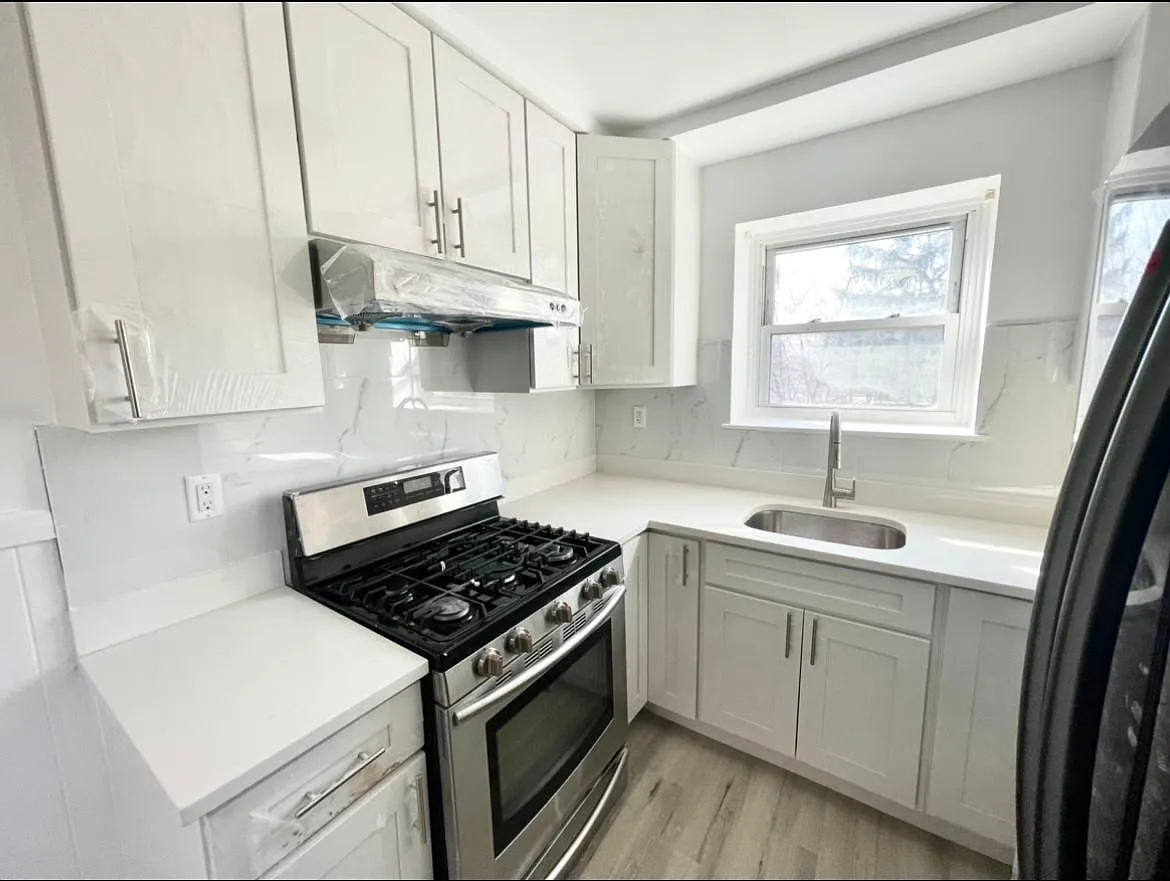 3 bed, 1400 sqft, $3,100 — Photo 1