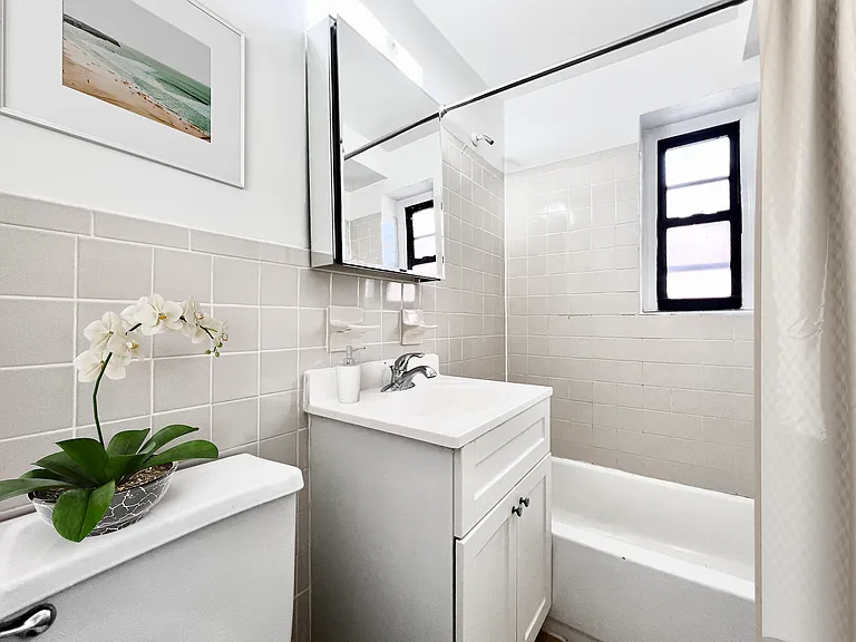 212 W 109th St #5B — Photo 4
