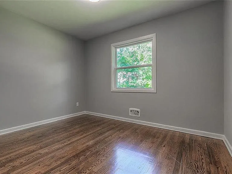 5802 W 75th Ter — Photo 18
