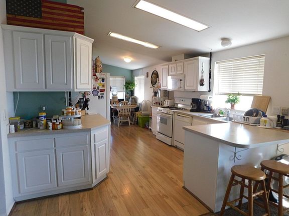 3rd image of 44385 Fox Hollow Springs Cir