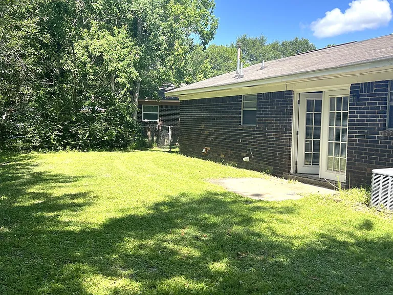 104 Michael Ct — Photo 13