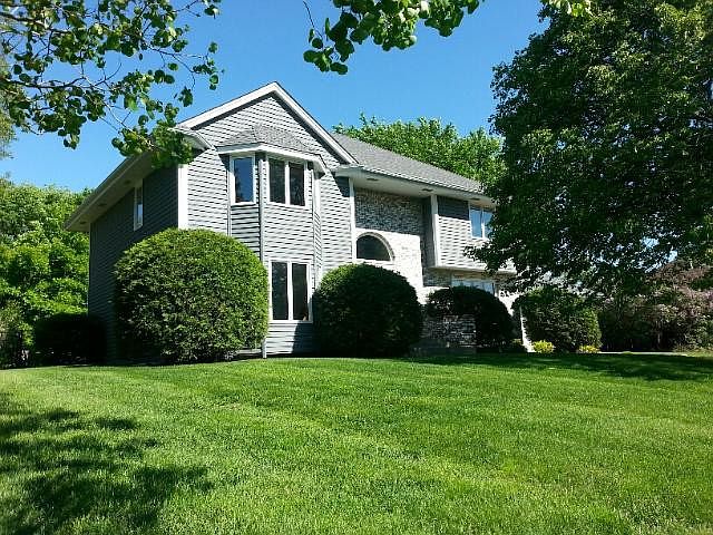 1st image of 2750 Quaker Ln N