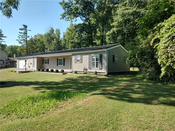 137 Cayuga St, Seneca Falls, NY 13148