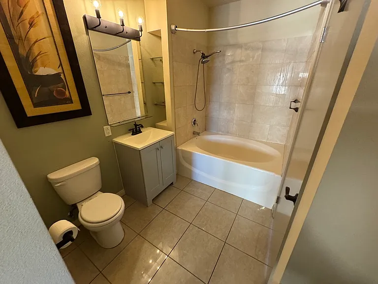488 E Ocean Blvd #417 — Photo 35