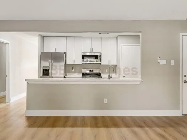 11742 N Willow Cir, Houston, TX 77071